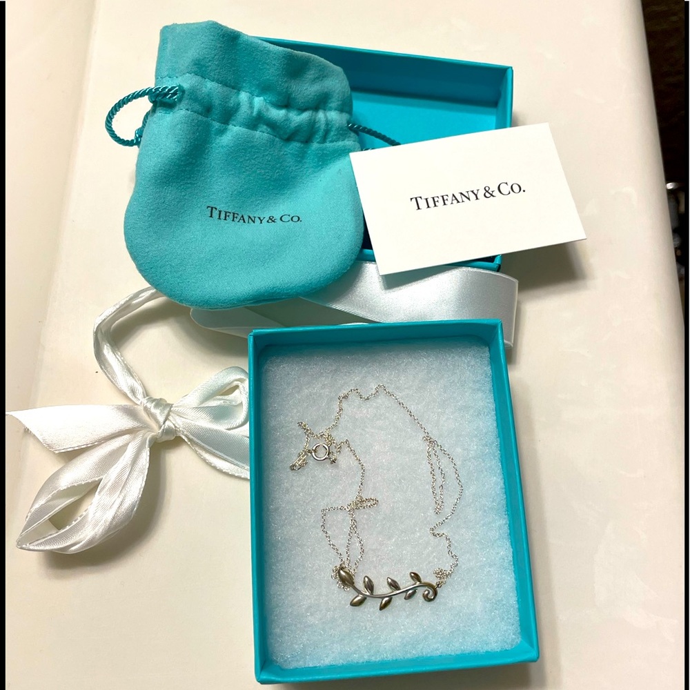 Tiffany & Co Olive Leaf Vine Pendant